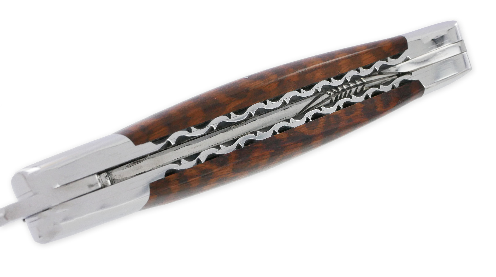 Couteau Laguiole en Aubrac 1 pièce 12cm Manche Bois d’Amourette  Double Platines et Ressort Guilloches 2 mitres Finition brillante Mouche Forgée NUM2 – Image 5