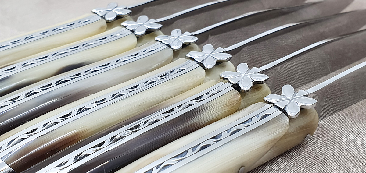 Couteaux de table Laguiole en Aubrac L’Aubracien Pointe de Corne Blonde (Set de 6) – Image 2