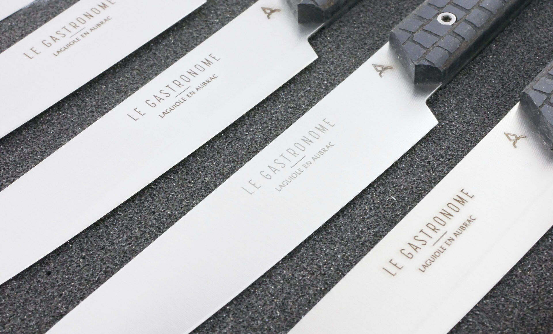 Couteaux de table Laguiole en Aubrac Gastronome Paperstone Texturé noir (Set de 6) – Image 4