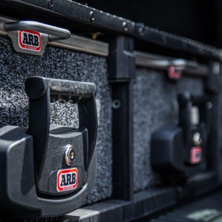 Aménagement intérieur ARB double tiroir pour Toyota J150 5 portes / 5 places – Image 2